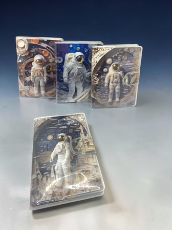 3D Görünümlü Astronot A7 Not Defteri , Çıt Çıtlı Cep Defteri - Sarı
