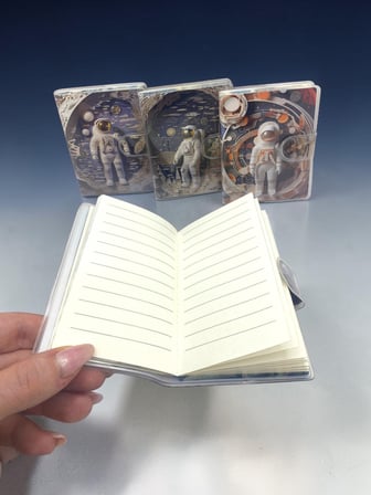 3D Görünümlü Astronot A7 Not Defteri , Çıt Çıtlı Cep Defteri - Sarı