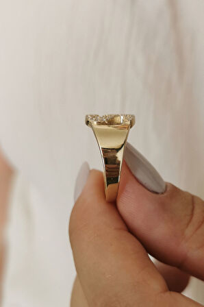 Altın Taşlı S Harf Yüzük