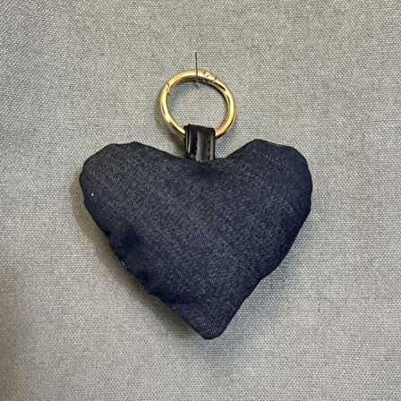 Uretti - Ege 7366 5779 El Yapımı Kalp Model Gül Motifli Anahtarlık