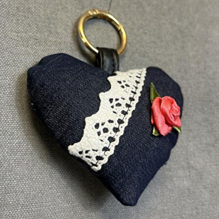 Uretti - Ege 7366 5779 El Yapımı Kalp Model Gül Motifli Anahtarlık