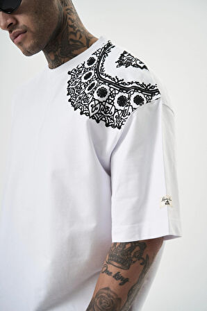 Erkek Minimalism Series Nakışlı Oversize T-Shirt Beyaz