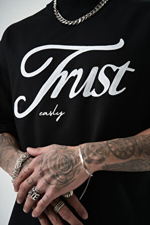 Erkek Trust Yazılı Oversize T-Shirt Siyah