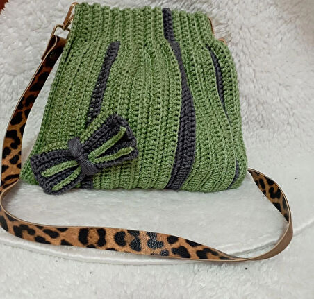 Leopar Askılı Çanta