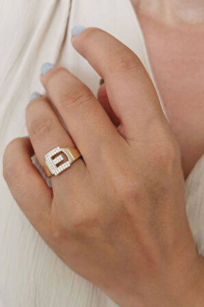 Altın Taşlı E Harfi Yüzük