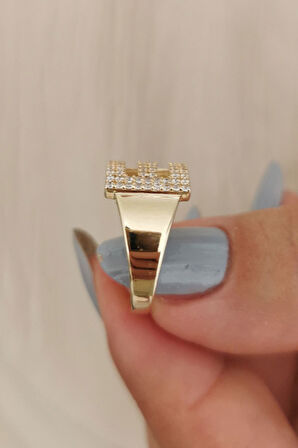 Altın Taşlı E Harfi Yüzük