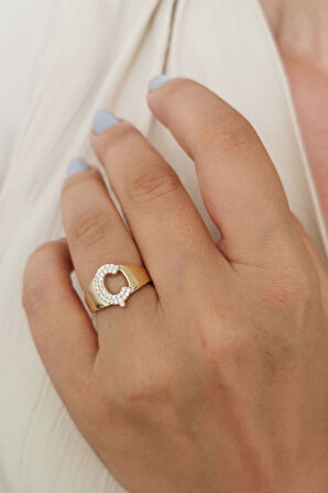 Altın Taşlı Ç Harf Yüzük