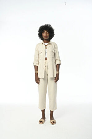 KADIN ÇİFT CEPLİ KOLU DÜĞME DETAYLI NATUR RENK GÖMLEK