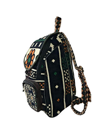 Kilim Desenli El Yapımı Sırt Çantası – Etnik Tasarım, Dayanıklı ve Katlanabilir