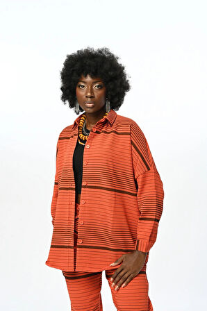 Yatay Çizgi Desenli Oversize Kesim Gömlek