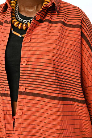 Yatay Çizgi Desenli Oversize Kesim Gömlek