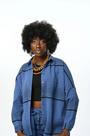 Yatay Çizgi Desenli Oversize Kesim Gömlek