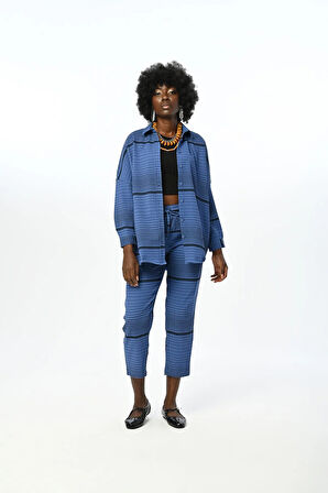 Yatay Çizgi Desenli Oversize Kesim Gömlek