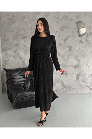 Uzunkollu piliseli elbise