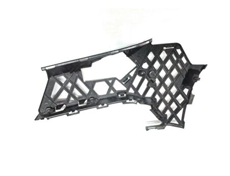 VOLKSWAGEN PASSAT B8 2015 - 2019 SAĞ TAMPON BRAKETİ 