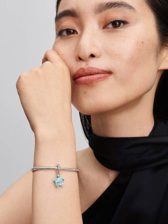 Mavi Çiçek Sallantılı Charm