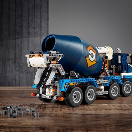 LEGO Technic 42112 Concrete Mixer Truck