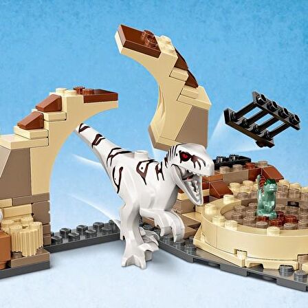 LEGO Jurassic World 76945 Atrociraptor Dinosaur: Bike Chase