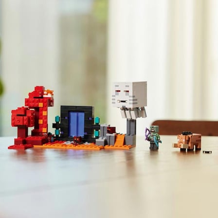 LEGO® Minecraft® Nether Geçidi Pususu 21255  (352 Parça)