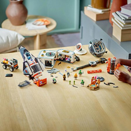 LEGO® City Uzay Üssü ve Roket Fırlatma Rampası 60434 - 8 Yaş ve Üzeri Çocuklar için Uzay Mekiği İçeren Yaratıcı Oyuncak Yapım Seti (1422 Parça)