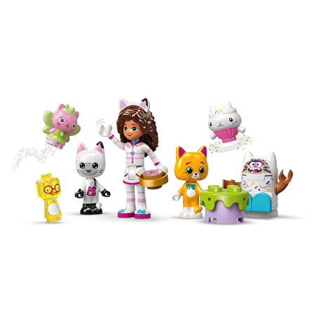 LEGO Gabby's Dollhouse Tatlı Şekerleme Dağı ve Kedi Bahçesi 11205