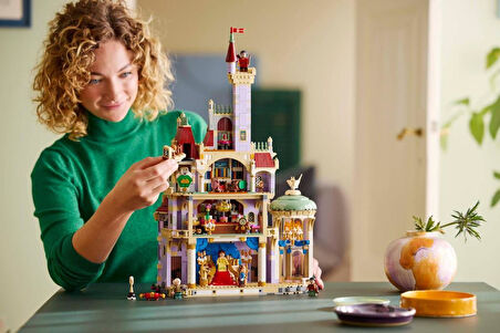 LEGO 43263 Güzel ve Çirkin Kalesi