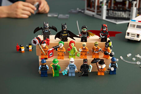 LEGO 76300  Batman Arkham Asylum