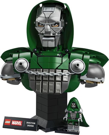 LEGo Super Heroes 76345 Doctor Doom Bust