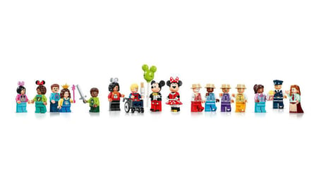 LEGO 43302  Disney Main Street, U.S.A.