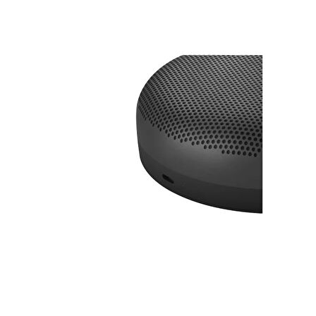 Bang & Olufsen Beosound A1 2. Nesil Geniş Açılı Ses, IP67 Suya ve Toza Dayanıklı, 18 Saat Pil Ömrü,  Dahili Mikrofonlu Taşınabilir Bluetooth Hoparlör – Antrasit Oksijen