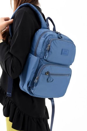 Unisex Suya Dayanıklı Ultra Hafif Çok Bölmeli Orta Boy Sırt Çantası(Su Geçirmez, Notebook, Laptop)