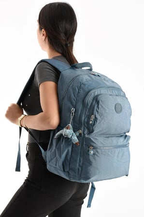 Unisex Suya Dayanıklı Ultra Hafif Çok Bölmeli Büyük Boy Sırt Çantası(Su Geçirmez, Notebook, Laptop)