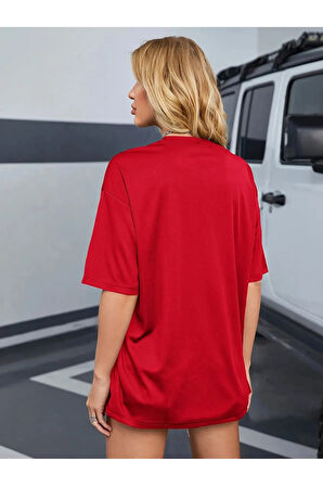 Kadın Kırmızı Sanatsal Yıldız Ön Baskılı Oversize T-shirt