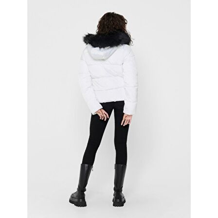 Only Beyaz Kadın Mont Onlmonica Short Puffer Jacket Cc Ot