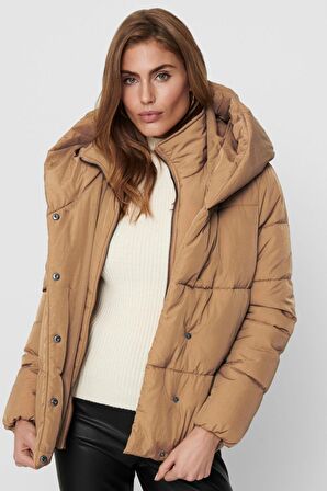 Jack & Jones Karamel Kadın Kapüşonlu Kısa  Mont 15231475