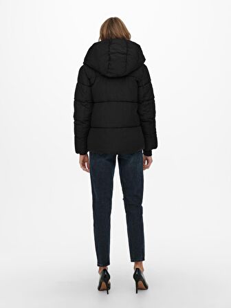 Jack & Jones Siyah Kadın Kapüşonlu Kısa  Mont 15231475