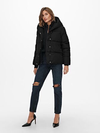 Jack & Jones Siyah Kadın Kapüşonlu Kısa  Mont 15231475