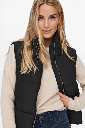 JDY Kadın Jdynewerıca Dik Yaka Çift Cepli Şişme Yelek 15234210 Siyah