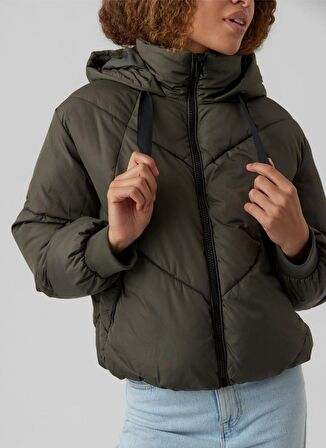 Vero Moda Haki Kadın Kısa Boy Kapitone Şişme Mont 10267111