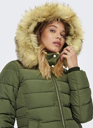 Only Kürk Detaylı Haki Kadın Kısa Şişme Mont 15204607