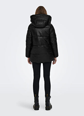 Only Siyah Kadın Mont ONLNEWSCARLETT HOOD PUFFER CC OTW