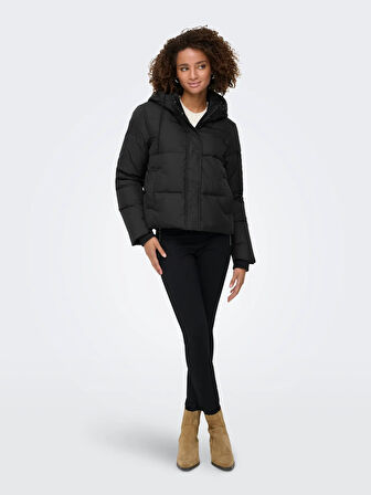 15316455 ONLALICE SHORT DOWN JACKET NOOS OTW