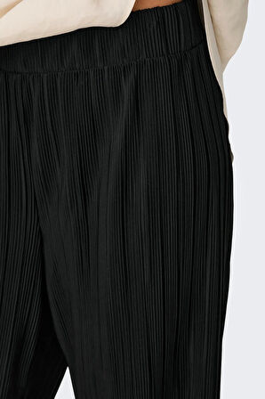 Only Kadın Onlravenna Rahat Kalıp Beli Lastikli Pliseli Pantolon 15318505 Siyah