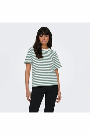 Only Lıvvına Çizgili Regular Fit Kadın Tişört 15272227