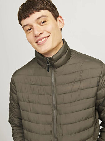 Jack & Jones Erkek Paketlenebilir Şişme Mont - 12256985