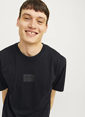 Jack & Jones Siyah Erkek T-Shirt 12256801_JJHAKKAI TEE SS CREW NECK