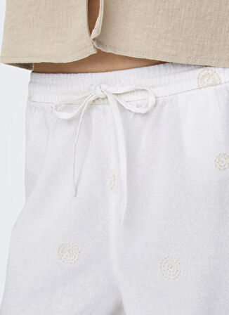 Only Orta Bel Rahat Beyaz Kadın Şort ONLCARO MW LINEN BL EMB SHORTS CC P