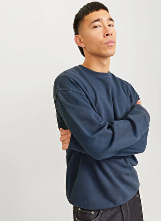 Jack & Jones Bisiklet Yaka Lacivert Erkek Sweatshırt 12268273_JJECHARGE FADED SWEAT CREW