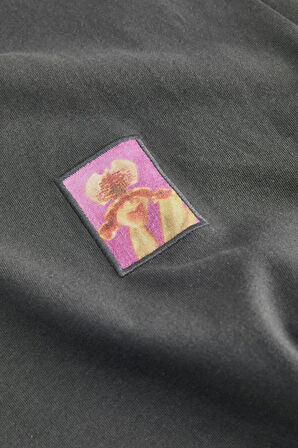 JCOINTERLUDE PATCH TEE SS CREW NECK 