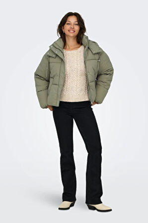 Only Kadın Kapüşonlu Çift Cepli Şişme Mont 15322013 Yeşil